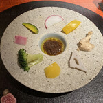 京の米料亭 八代目儀兵衛 - へしこのソースを銀シャリパンと京野菜に添えて