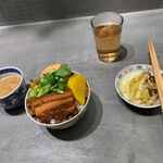 貯水葉 - 魯肉飯定食(1200円) 