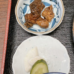 O Shokuji Dokoro Ogawa - 焼肉定食の鮪の大和煮と漬物