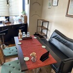 健康レストラン かろり500 - ソファー席を新設。お子様連れもカップルさんもゆったりお過ごしいただけます。