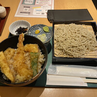 新潟名物 布のり蕎麦とおいしい酒菜 きなせや. 赤坂割烹店 - 