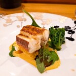 渡辺料理店 - ⚫「ヤガラの骨付きロースト  サフランソース」