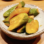 手打ちそば やっ古 - きゅうりの酢醤油かけ