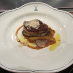 フォアグラのソテー、賀茂茄子のロースト トリュフソースかけ