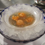 横浜うかい亭 - じゅんさいと雲丹のコンソメゼリー寄せ