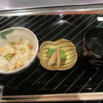 横浜うかい亭 - 貝柱と唐墨の炊き込みご飯、香の物、赤だし