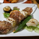 Warabi - 串焼き二種（鶏肉・海鮮・野菜）