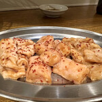 炭火焼肉 のぶ - ホルモン3種盛り