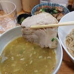桐麺 - 分厚いとろとろチャーシュー