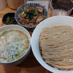 桐麺 本店 - コレ、絶対にうまいヤツ！