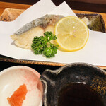 お魚処 うおとも - さわら唐揚　紅葉おろしで食す