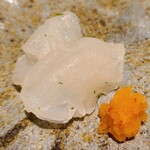 馳走 啐啄一十  - ⑤虎魚(広島県福山産、1日寝かせ)
      体脂肪は5%位ですがグルタミン酸がたっぷり
      15%放血、2℃冷やし込みの2日寝かせで更にアミノ酸が増え、上品かつジワッと膨らむ旨み&甘みが良い