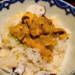 馳走 啐啄一十  - ⑰タコ飯、蛸(広島県江田島産)、紫雲丹(山口県見島産)
      瀬戸内海らしいタコ飯、出てきたのは初めて
      プリッとした蛸の食感と旨み、炊き込みご飯の味つけも絶妙で、圧倒的な人生1のタコ飯