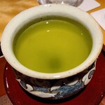 馳走 啐啄一十  - お飲み物②緑茶【広島県広島市安佐南区竹の湧水、硬度8.5の超軟水】
      こちらも味にお茶らしい旨みがあります。