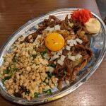 Kakuyasu Biru To Tetsunabe Gyouza San Roku Go Sakaba - 元祖渋谷焼きそば 税込682円