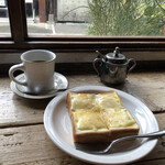 CLAMP COFFEE SARASA - ドリップコーヒー　ホット(500円)&チーズトースト＋蜂蜜(550＋100円)
