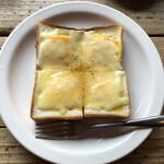 CLAMP COFFEE SARASA - チーズトーストにはフォークがついてきます