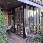 CAFEDEUXTOITS - お店の入口