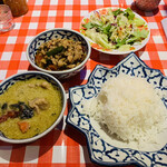 タイ屋台料理ガムランディー - グリーンカレー、ガパオ