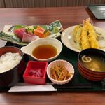 お食事処 ごちそう屋 - 天ぷらお造り御膳1350円