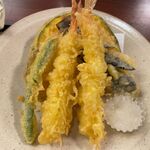 お食事処 ごちそう屋 - 天ぷらお造り御膳1350円