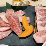 薬膳火鍋と焼肉食べ飲み放題 新橋 嵐 - 上カルビランチ200g