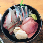 시토로니에 - 회 모듬