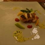 ラ・レゾナンス - スズキの香草ソース、トマトソース添え