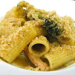 オステリア チロ - ヤリイカとブロッコリーのリガトーニ