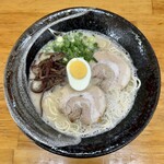 久留米ラーメン丸八 - ラーメン　　690円