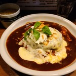 美味卵家 - オムハヤシライス　ハンバーグにとろけるチーズのせ