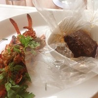 ザ・カフェ - ロブスターの香草焼きと牛ほほ肉の包み