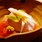 蓬左茶寮 - メジマグロのタタキ トビコ入り自家製おろしポン酢