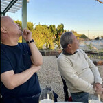 キノシタ - 糸島でくつろぐ木下シェフと川崎シェフ