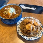 Fujiyama Gogoneo Ekkusu O Jan - 肉麻婆豆腐ラーメン 1100円
                        海老焼き豚炒飯 フル 1380円