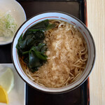 赤羽屋 - かつ丼セット ¥1,100 の豆たぬきそば