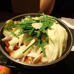 九州名物とめ手羽 - モツ鍋