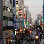 寿司と居酒屋魚民 - 柏駅東口に廻ると魚民の看板を見つけました。