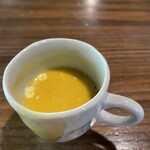 山の飯 沙羅 - サービスして頂いた南瓜のスープ