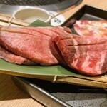 牛角 - 牛タン二種盛り…税込1848円