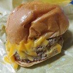 ロッテリア - ダブル絶品チーズバーガー29肉（ニク）の日持ち帰り609円温め前