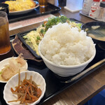 わ楽 - ご飯　てんこ盛り