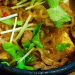 菊乃家本店 - 三つ葉もアクセント