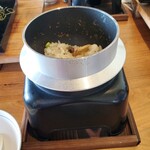 Kawarasoba Uguisu - 鯛釜飯、美味しかったです。