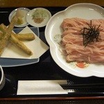 新たうどん - ざるうどん【桜バージョン】＆ごぼう天