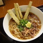 新たうどん - かしわうどんにごぼう天トッピング