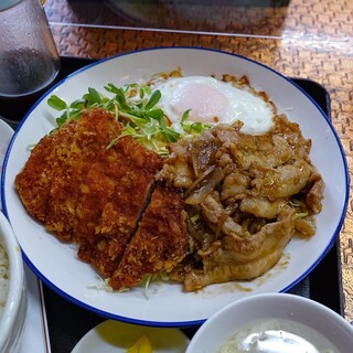 Miraku - 料理のアップ画像、とにかく白飯が進み過ぎる料理がてんこ盛りとなります。
