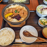 とんかつ和幸 - 料理写真:大根おろしたっぷりみぞれかつ鍋御飯