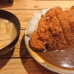 Yokohama Uoman - ロースカツカレー大盛り