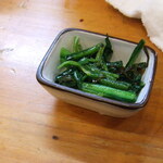 ゆう - お酒注文で無料で出てくる付き出し。これまた美味しい。